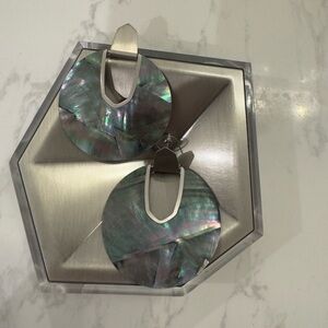 Kendra Scott Diane Earrings in Black Mother of Pearl and Silver